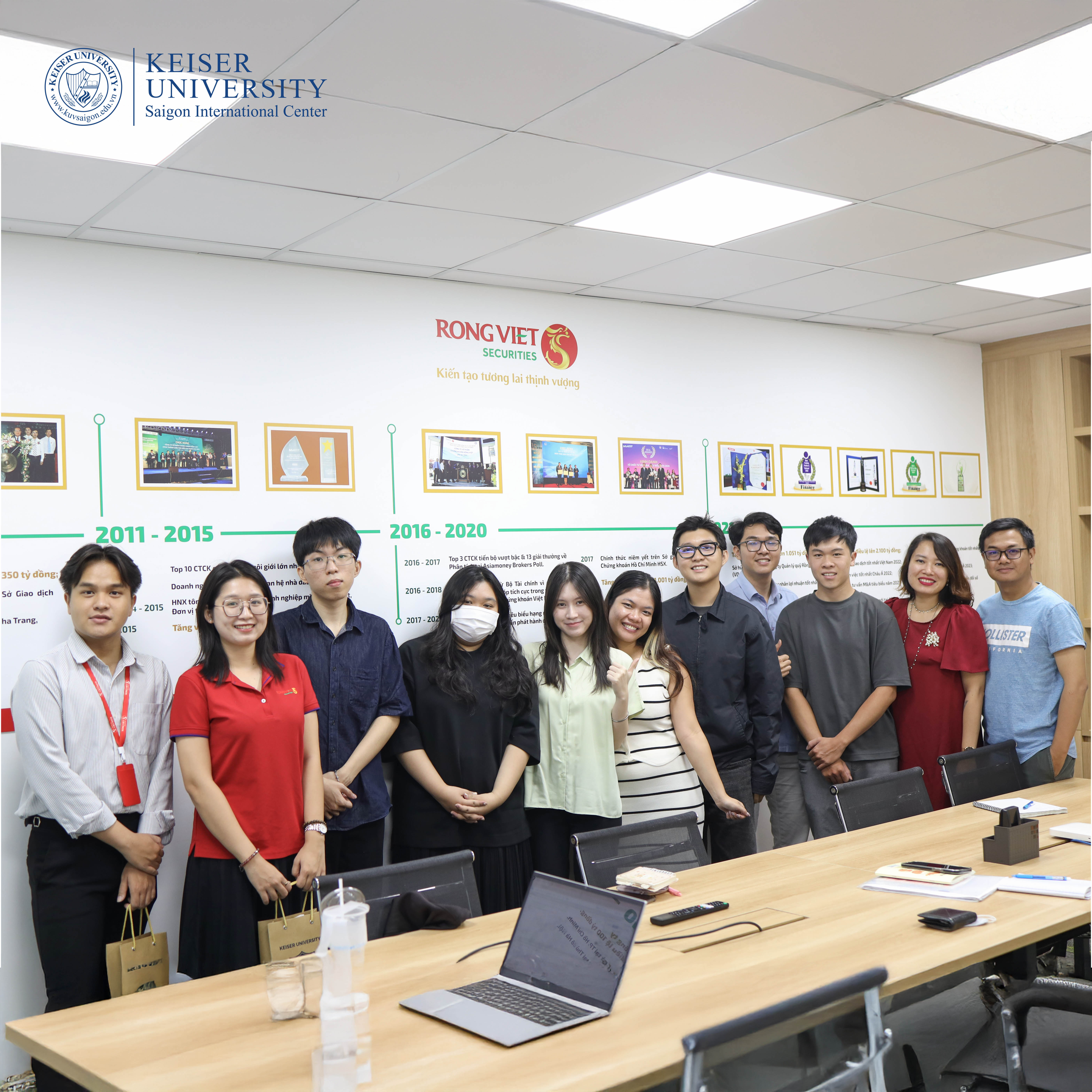Sinh viên KUV Saigon kiến tập tại công ty Chứng khoán Rồng Việt